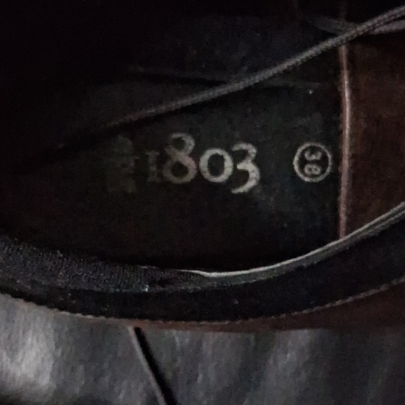 Chic Black and Brown Women's Loafers - Picture 2 of 5